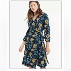 J Crew Navy Blue Yellow Golden Floral 365 Crepe
Wrap dress plus size 18